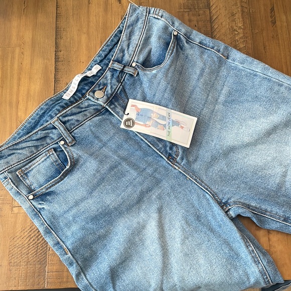 Tinseltown Mom Jeans - Picture 1 of 2